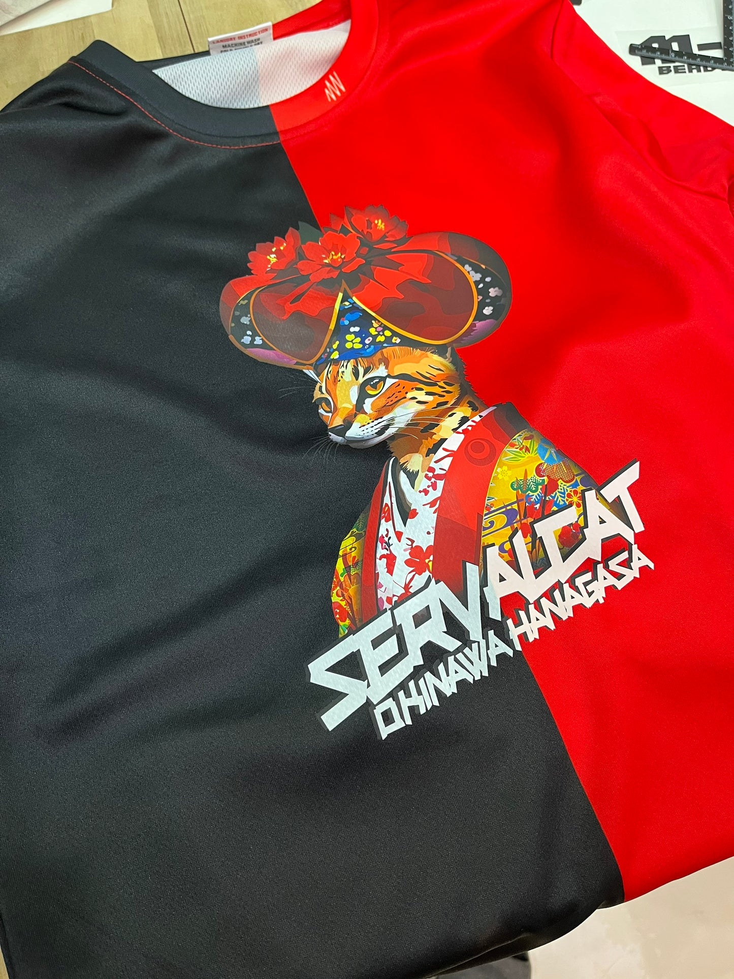 花笠サーバル / バイカラーTシャツ【数量限定】